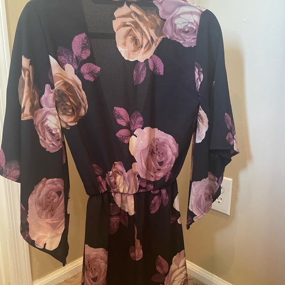 Beautiful Flowy Floral Romper - Picture 2 of 5